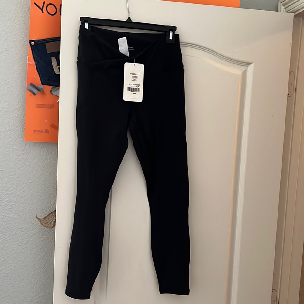 Fabletics High waisted pure luxe crossover 7/8 leggings